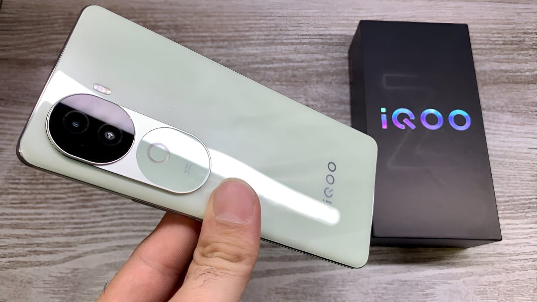 iQOO Neo 6 SE Smartphone